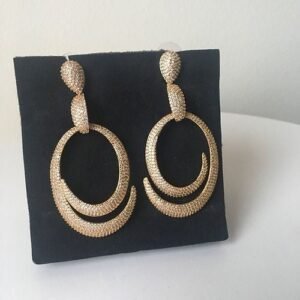 Gold Elegant Teardrop Earrings