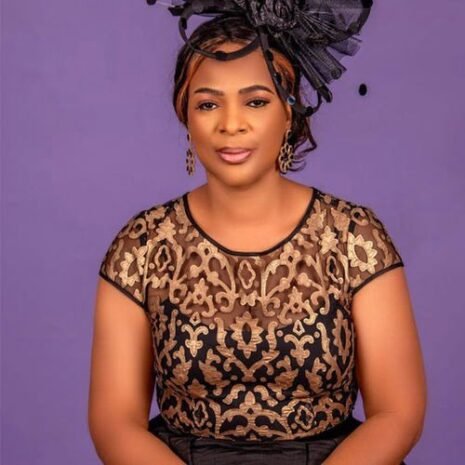 Graceful Black Fascinator