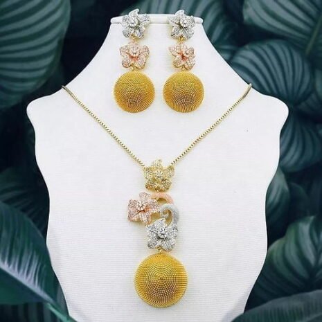 Three Tone Necklace Set